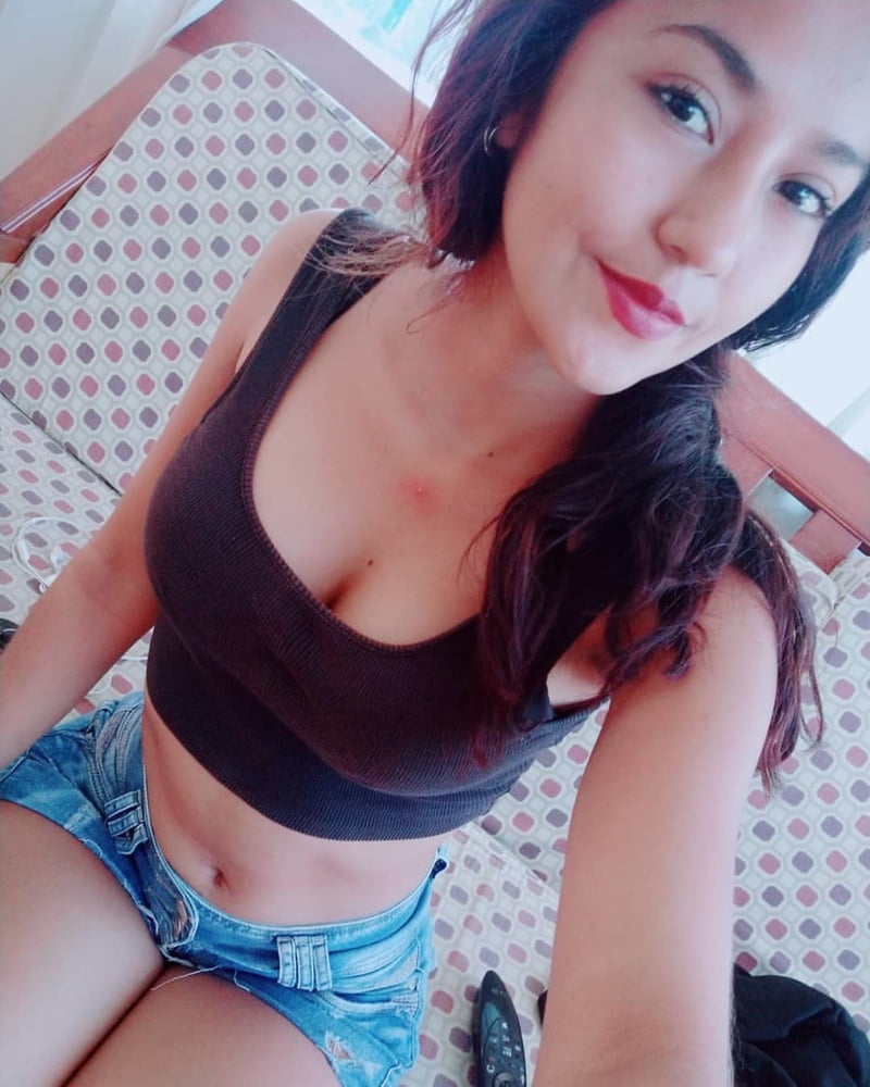 Morenita #87405815