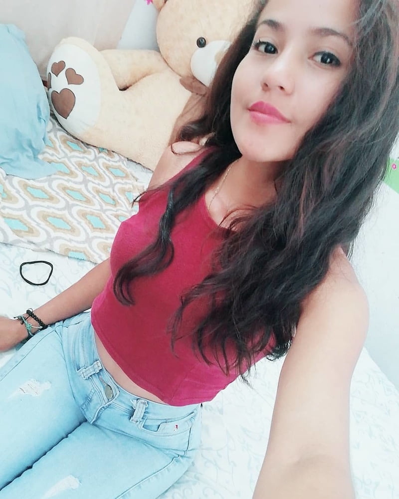 Morenita #87405971