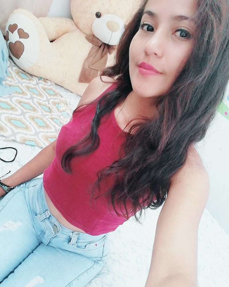 Morenita #87405974