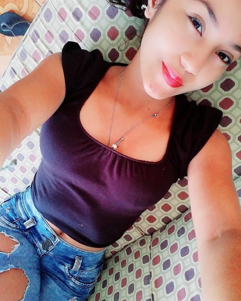 Morenita #87405989
