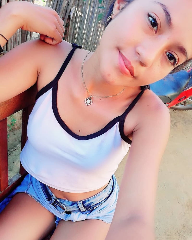 Morenita #87405995