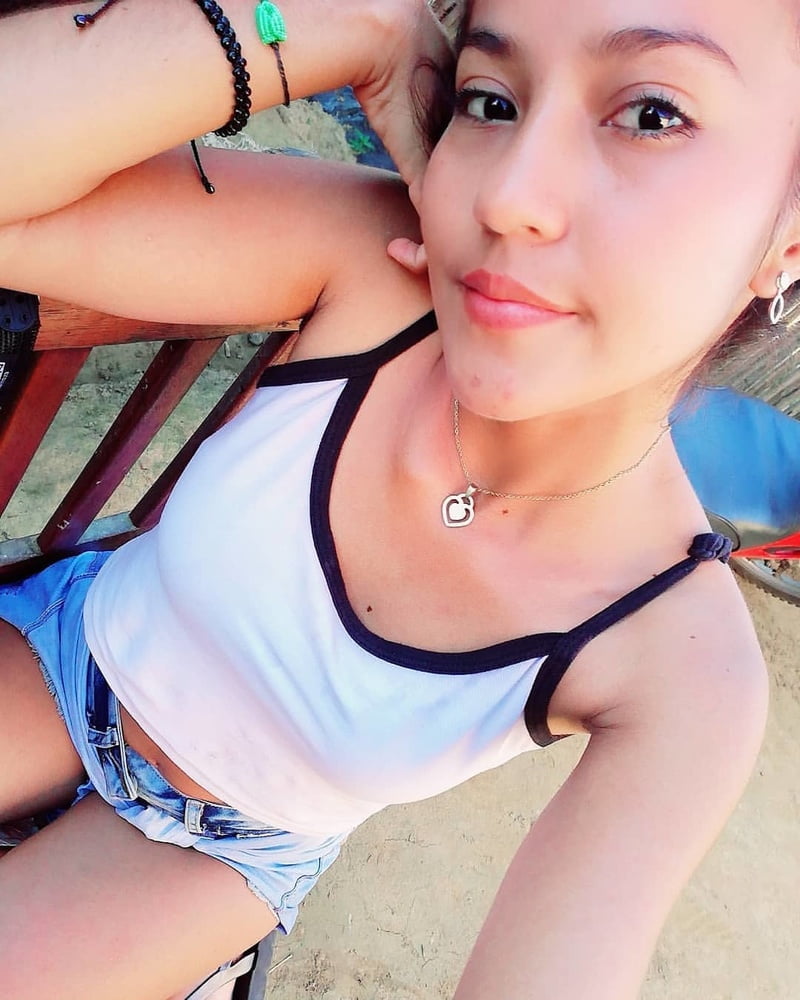 Morenita #87406001