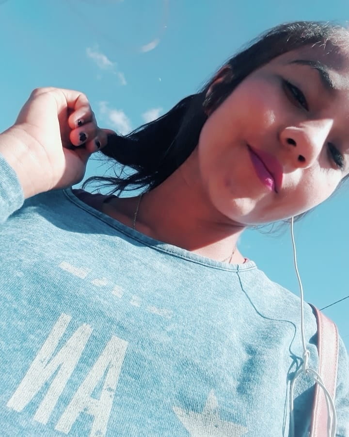 Morenita #87406028