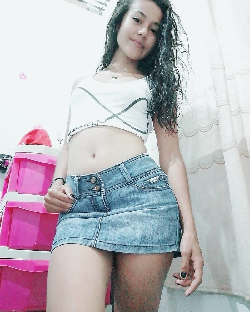 Morenita #87406039