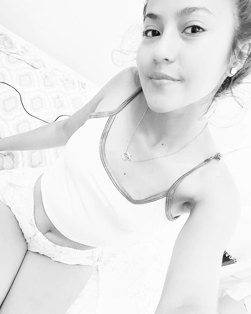 Morenita #87406047