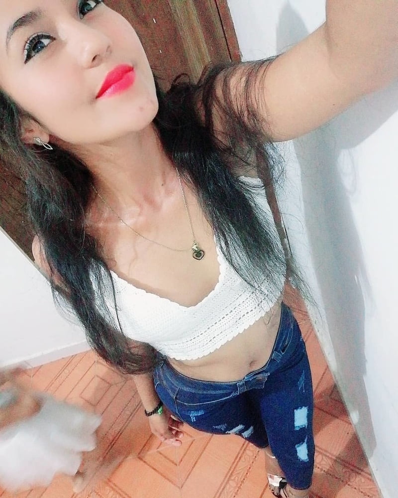 Morenita #87406110