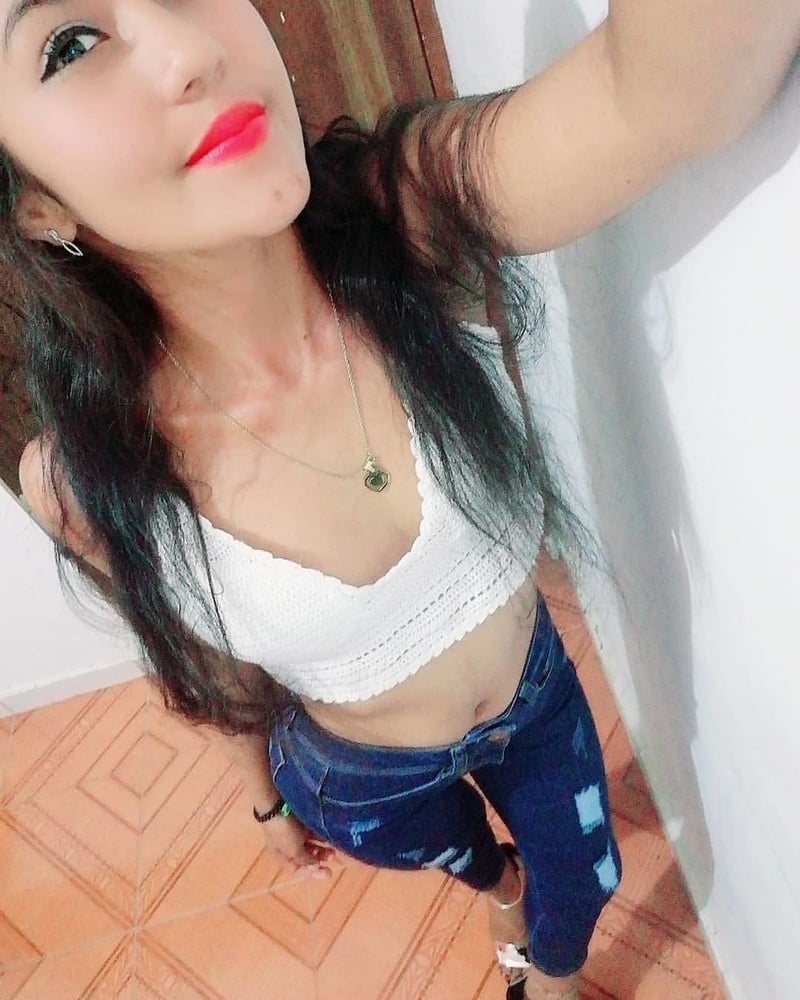 Morenita #87406119