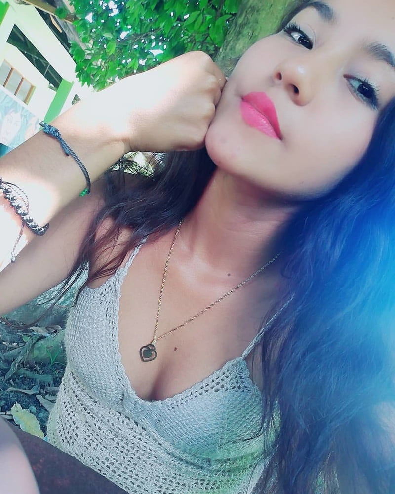 Morenita #87406143
