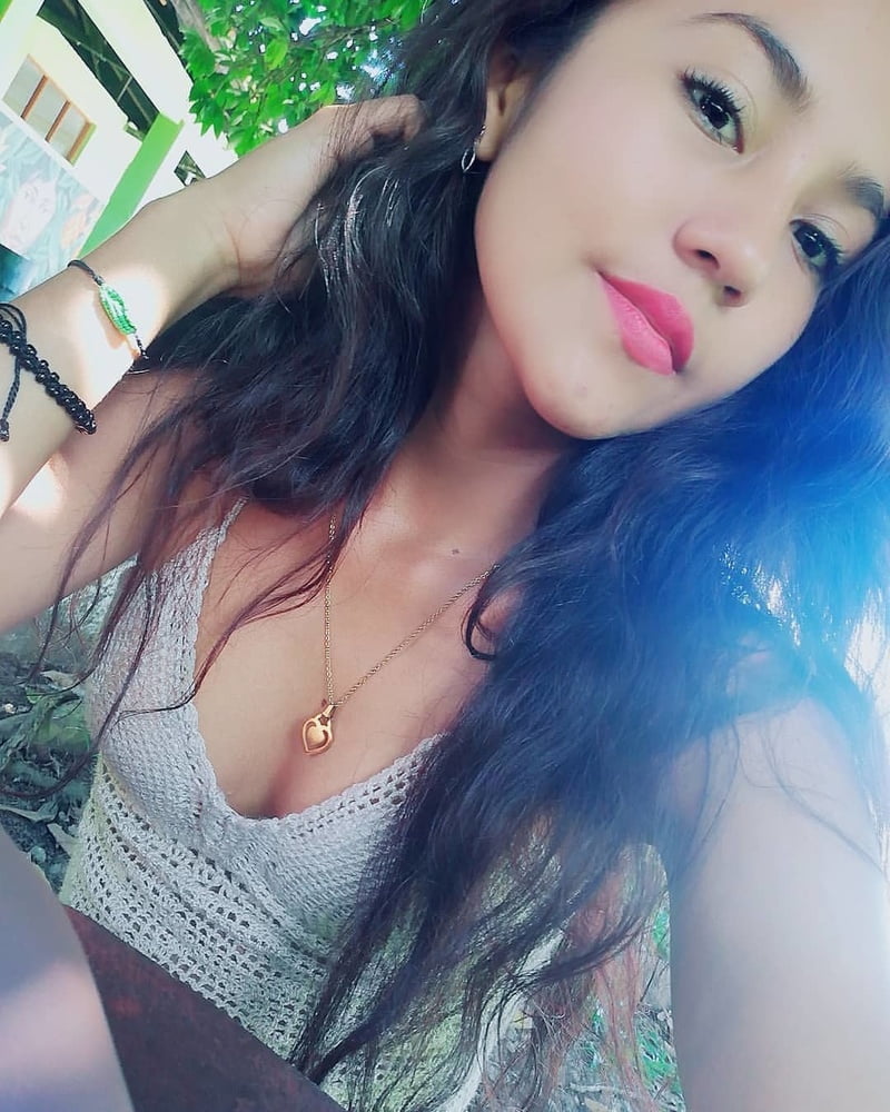 Morenita #87406149