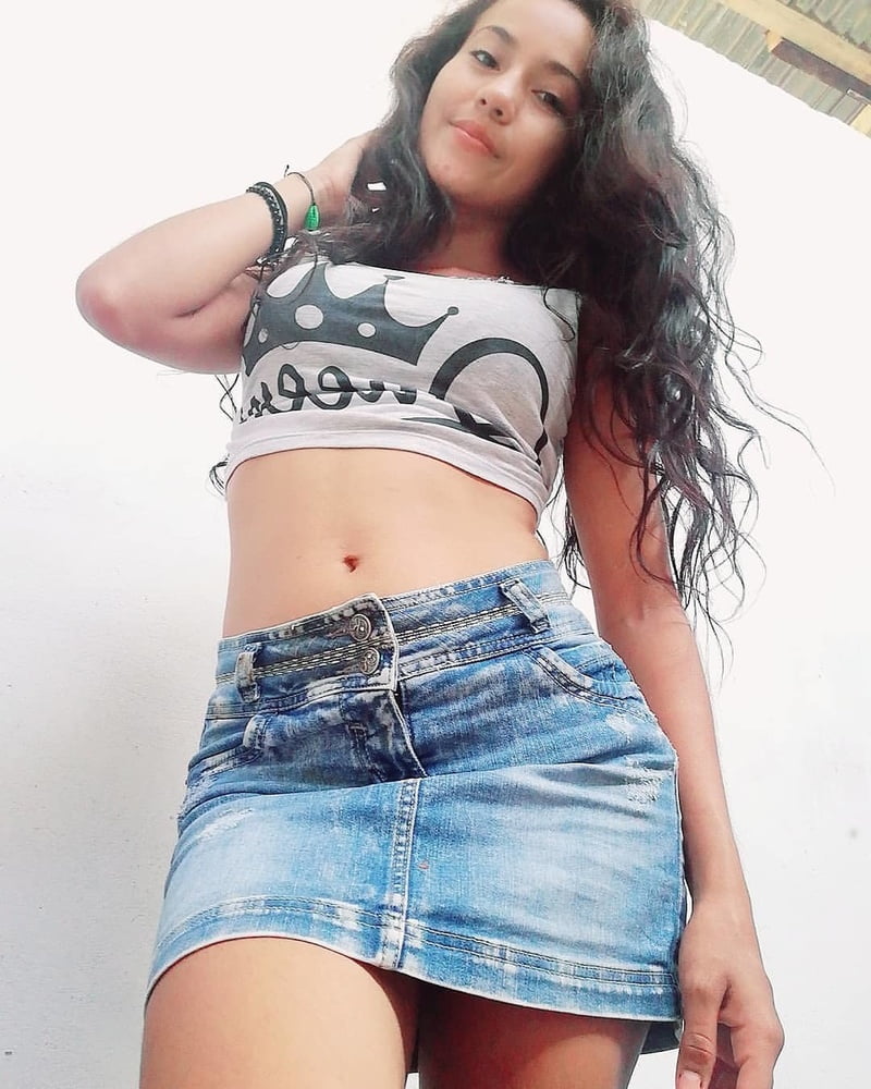 Morenita #87406152