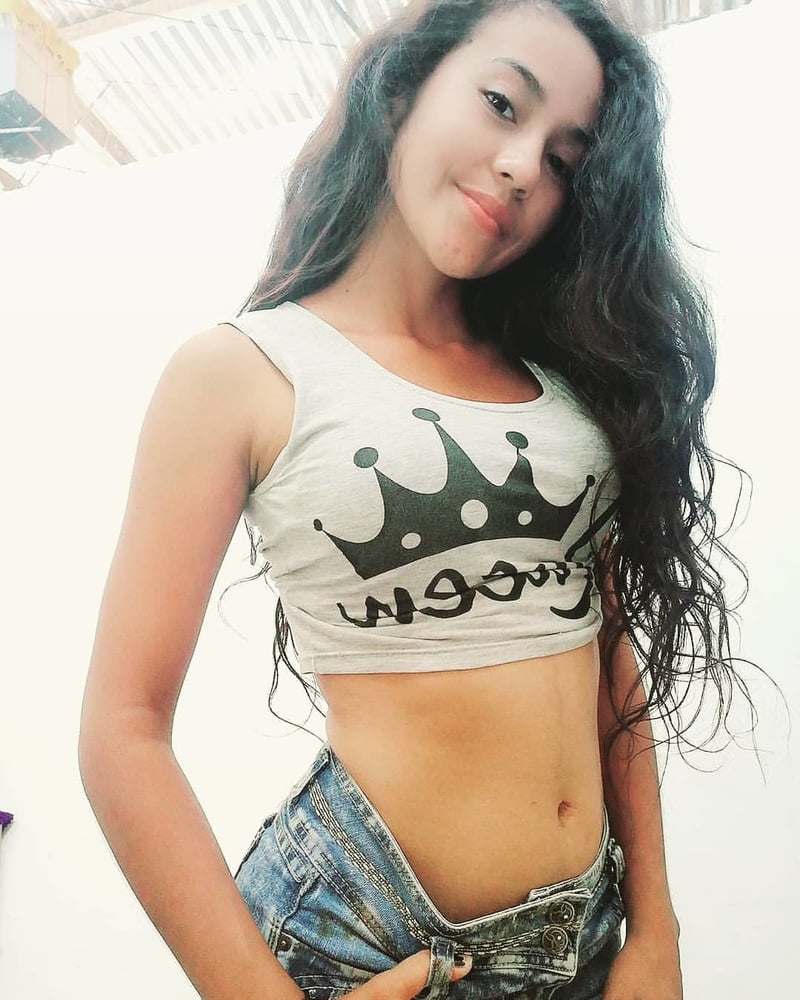 Morenita #87406167