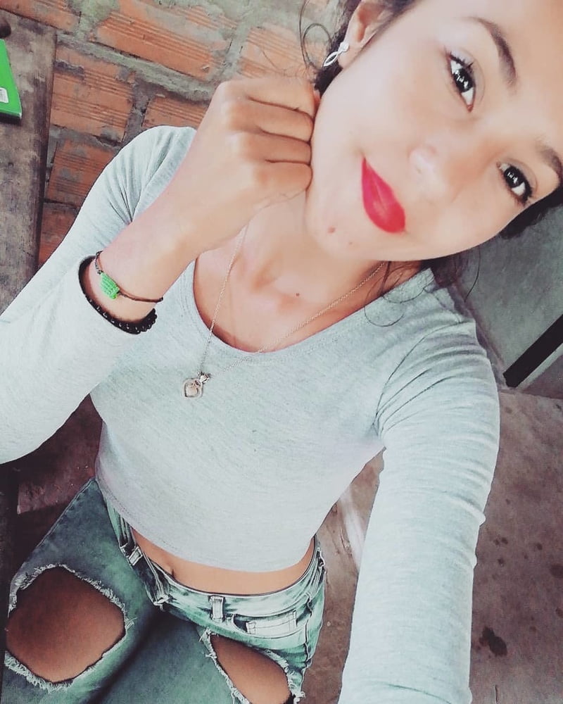 Morenita #87406173
