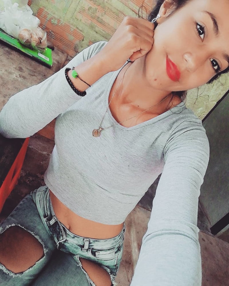 Morenita #87406176