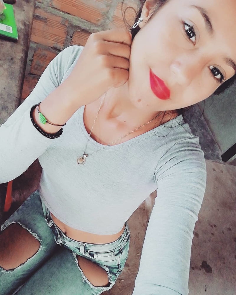 Morenita #87406185