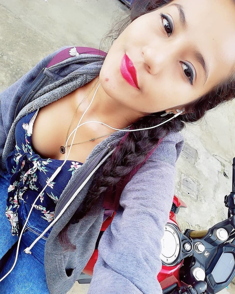 Morenita #87406196