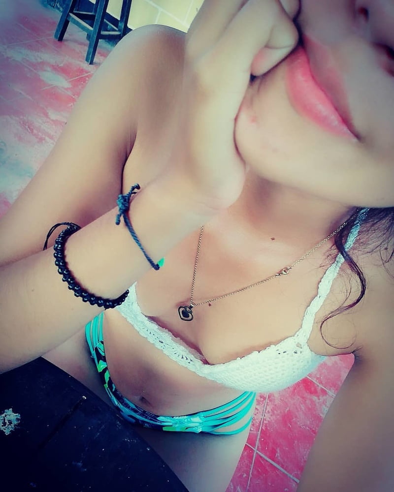 Morenita #87406214