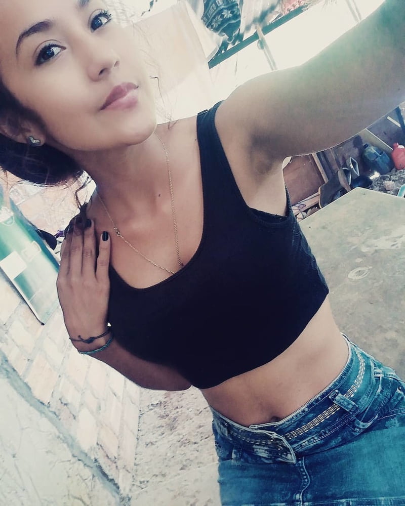 Morenita #87406217