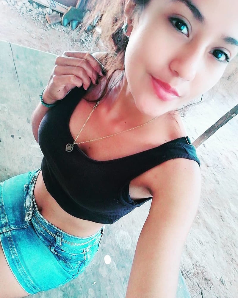 Morenita #87406232