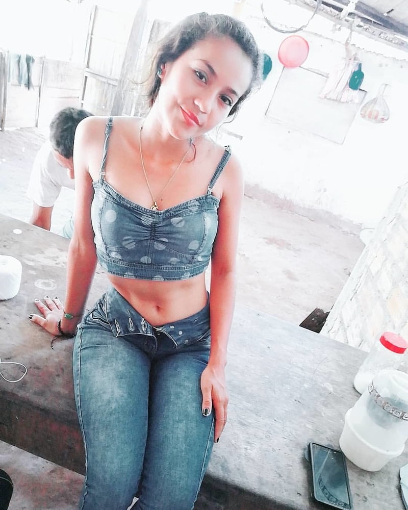 Morenita #87406247