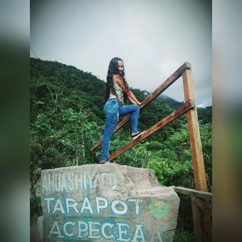 Morenita #87406256