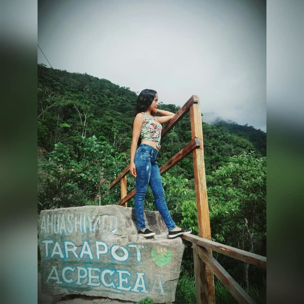 Morenita #87406259
