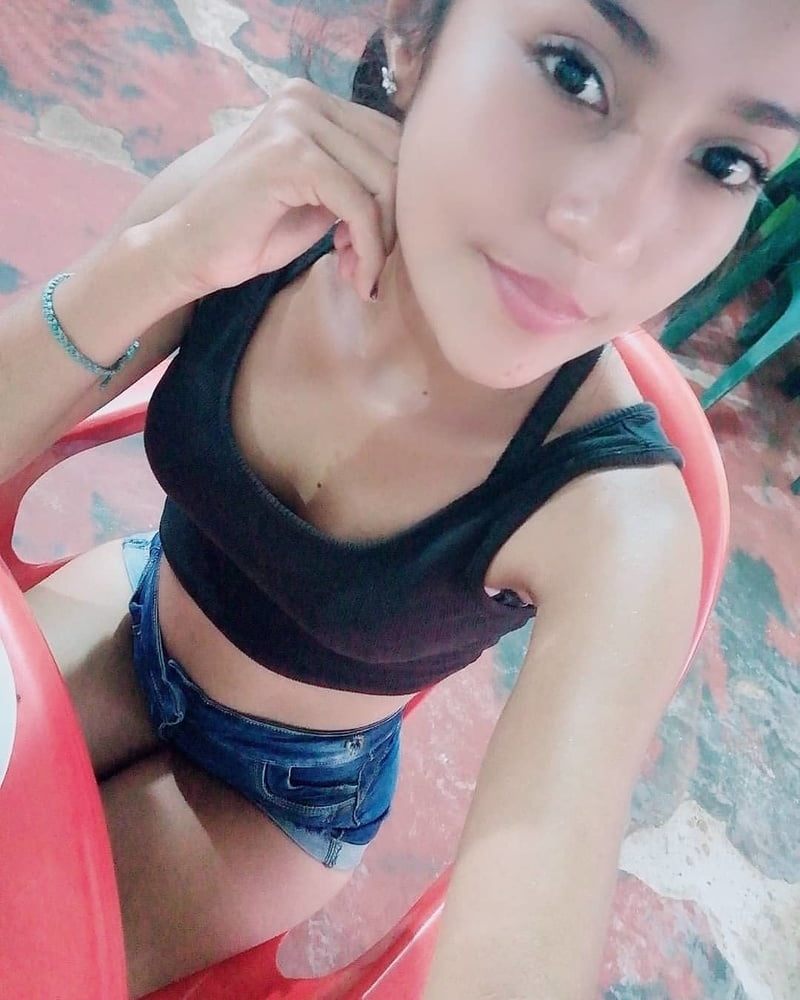 Morenita #87406309