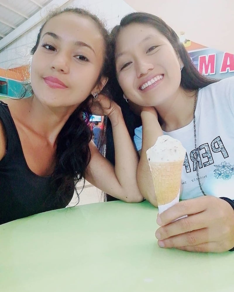 Morenita #87406327