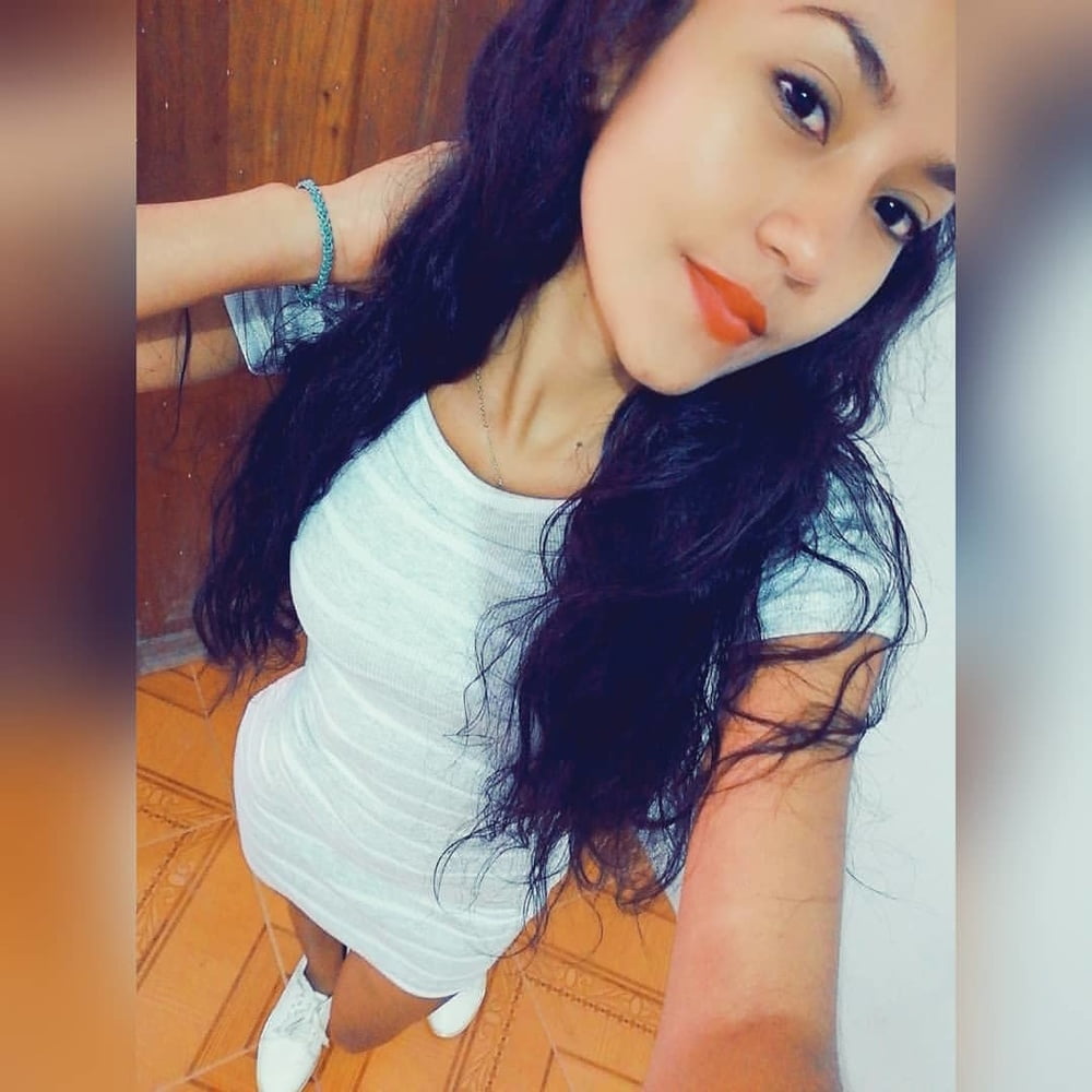 Morenita #87406330