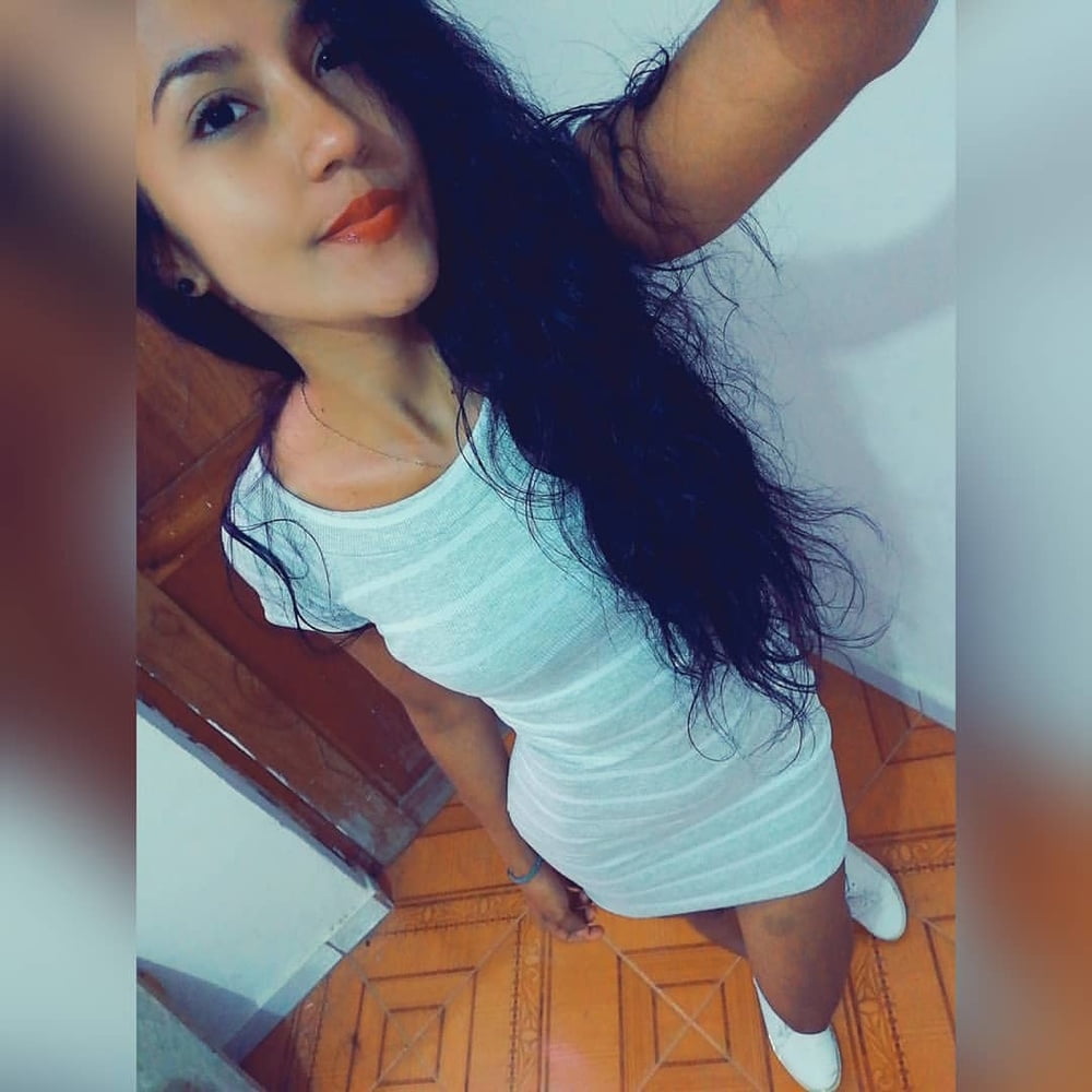 Morenita #87406333