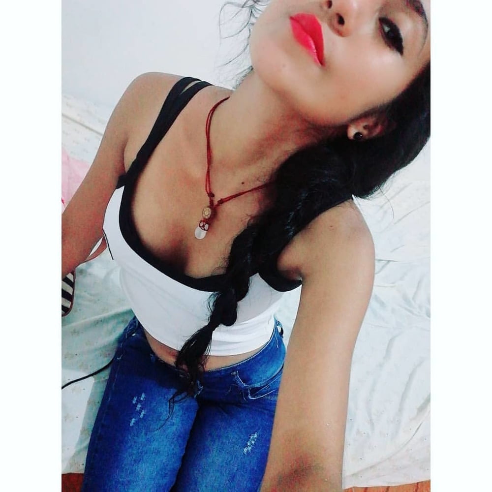 Morenita #87406350
