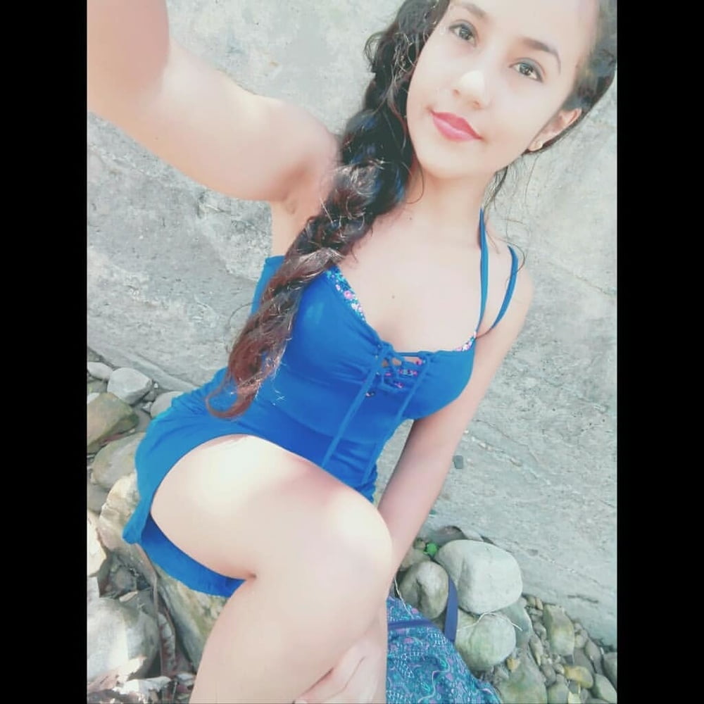 Morenita #87406352