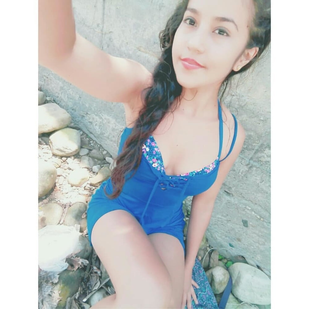 Morenita #87406358