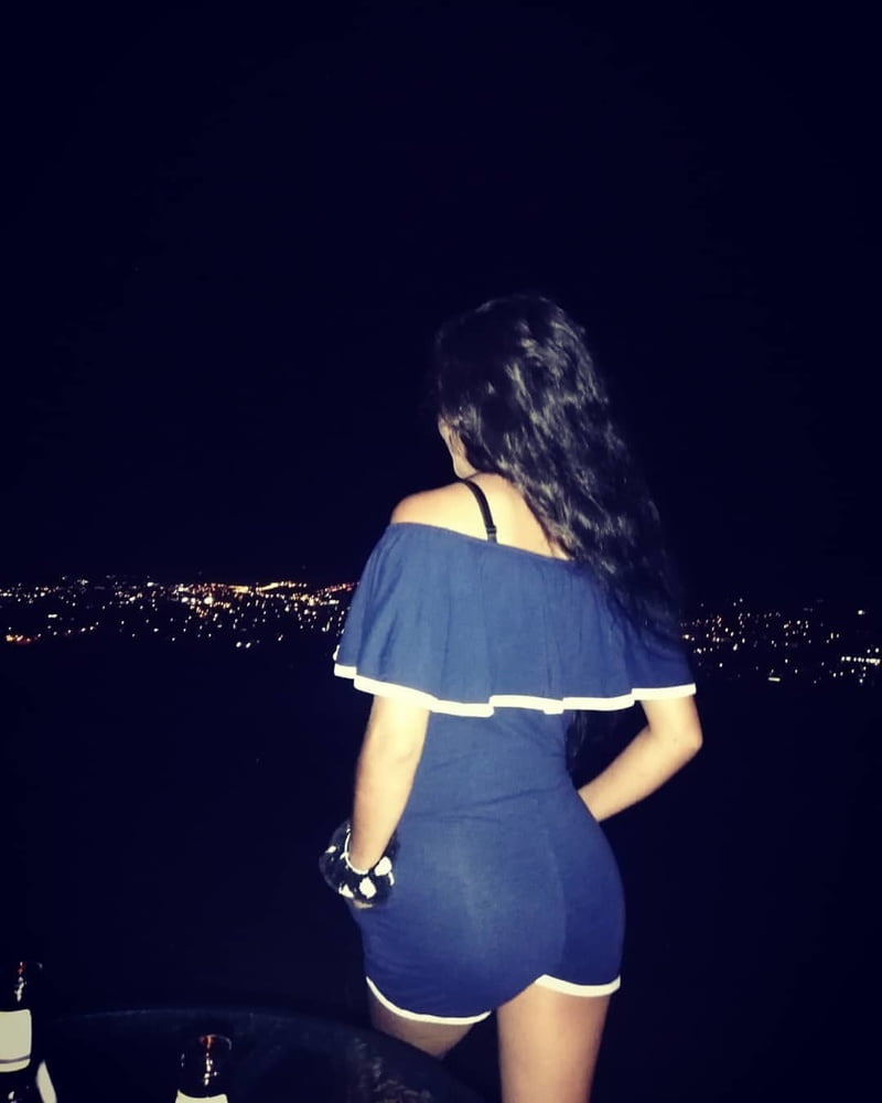 Morenita #87406382