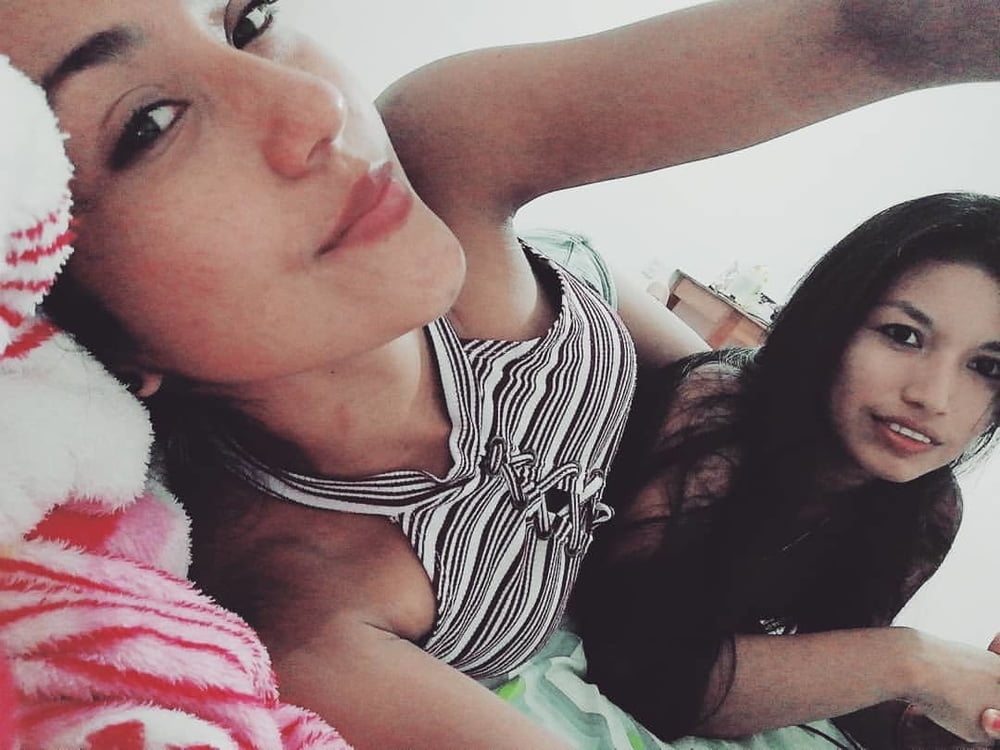 Morenita #87406413