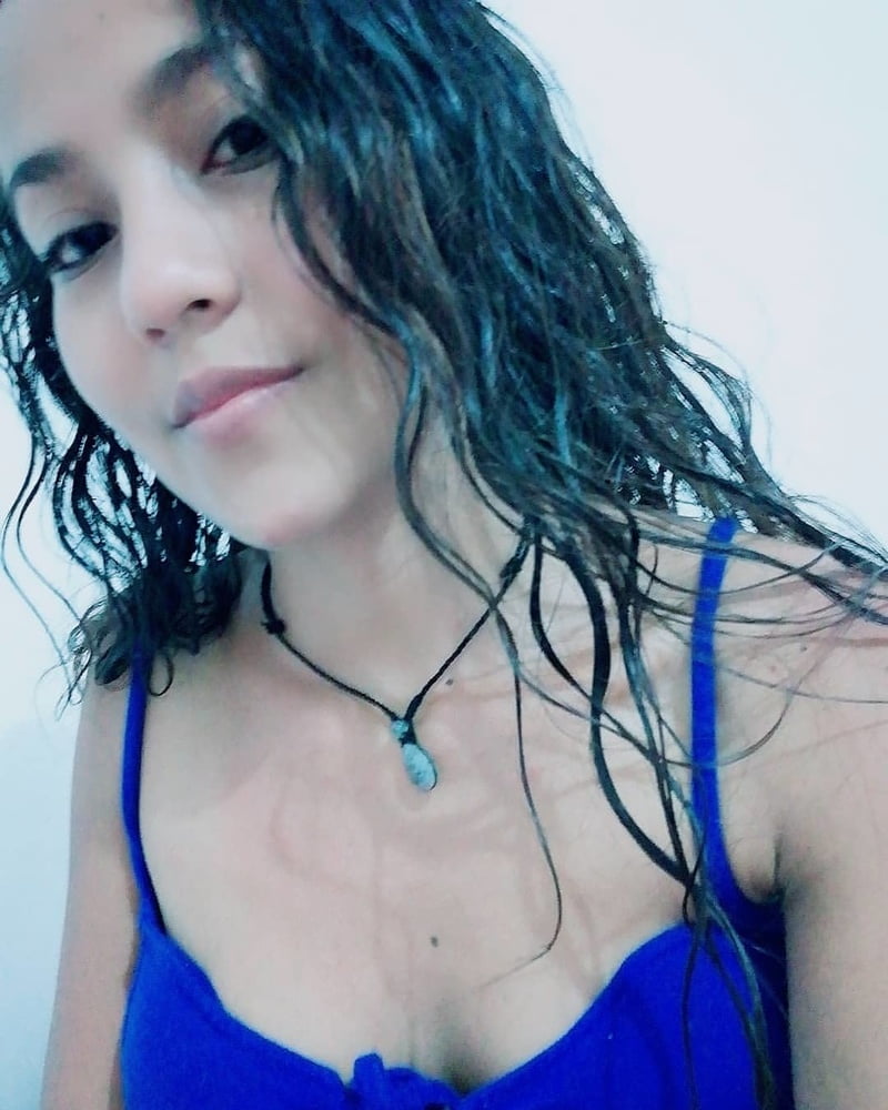 Morenita #87406425