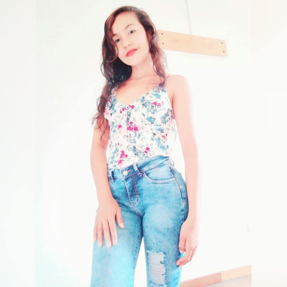 Morenita #87406488