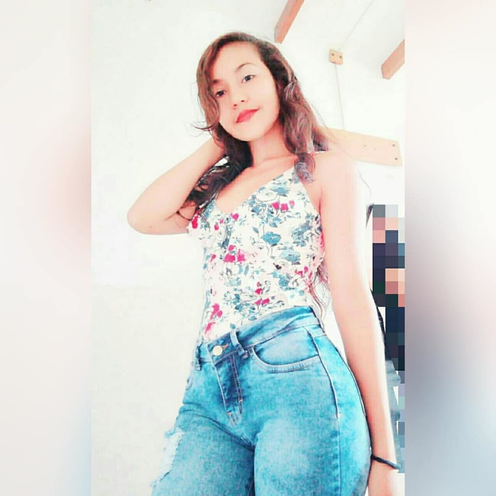 Morenita #87406494
