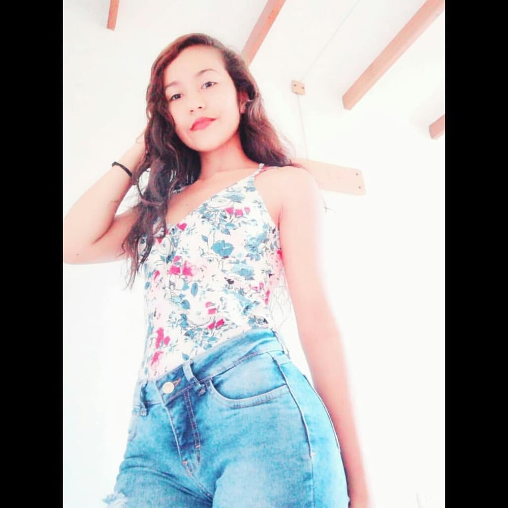 Morenita #87406497