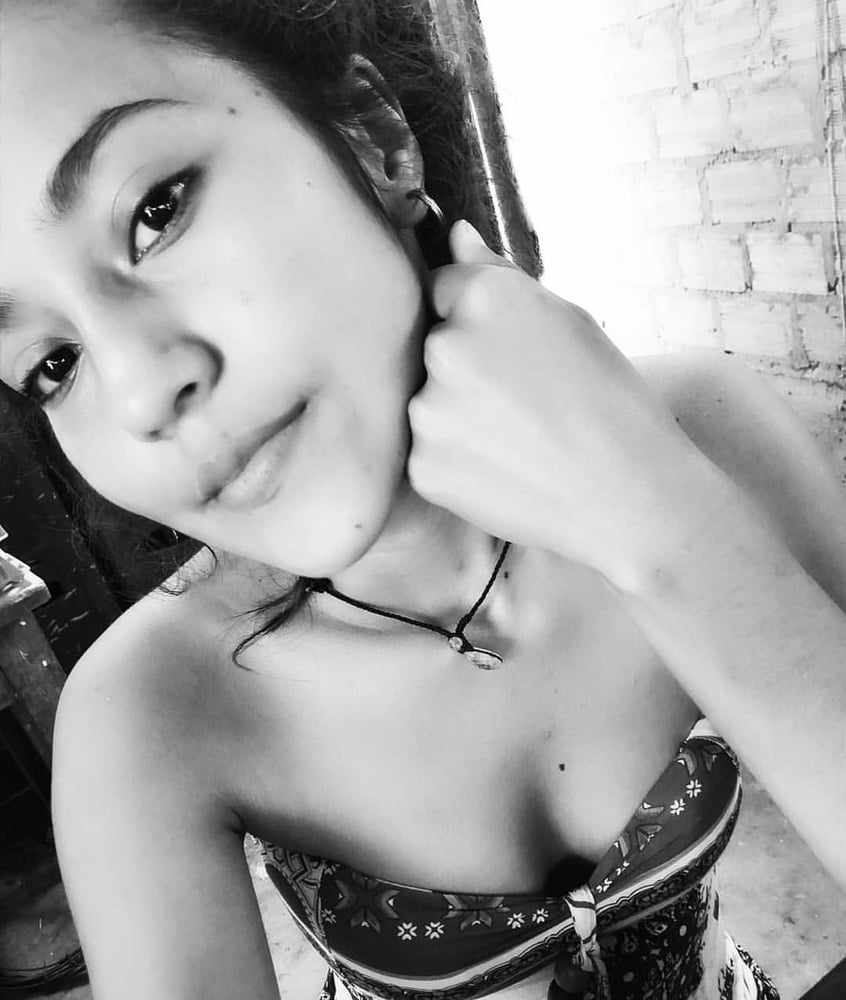 Morenita #87406515