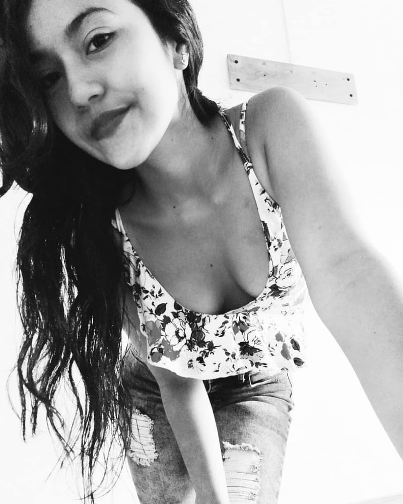 Morenita #87406518