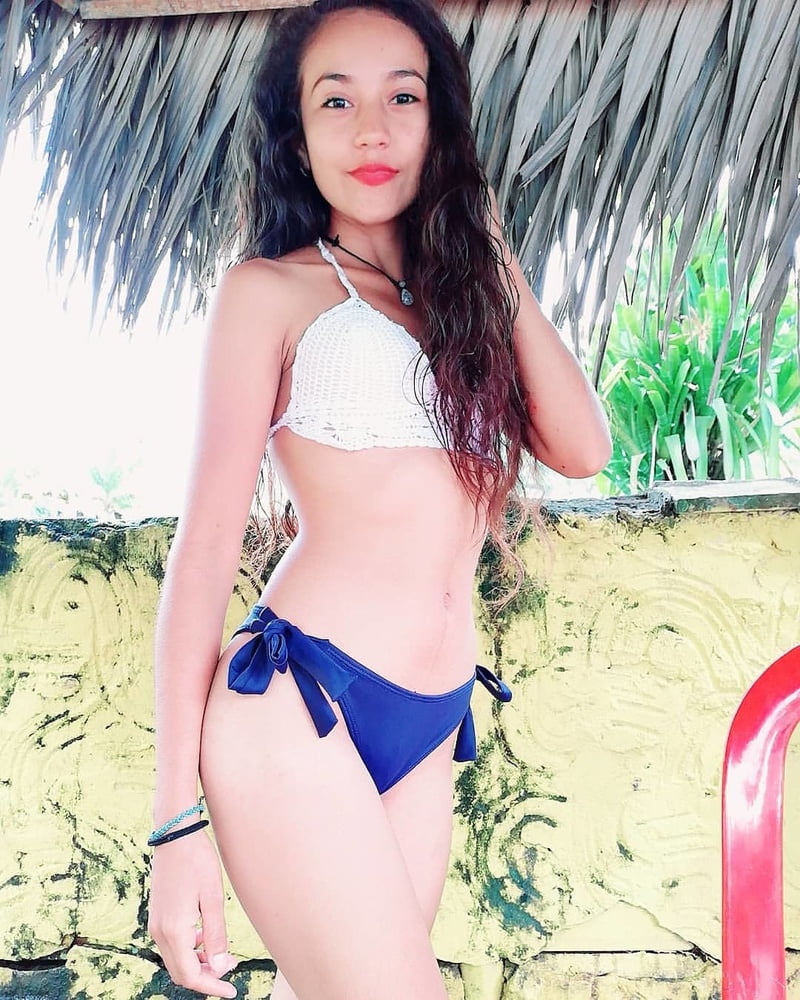 Morenita #87406539