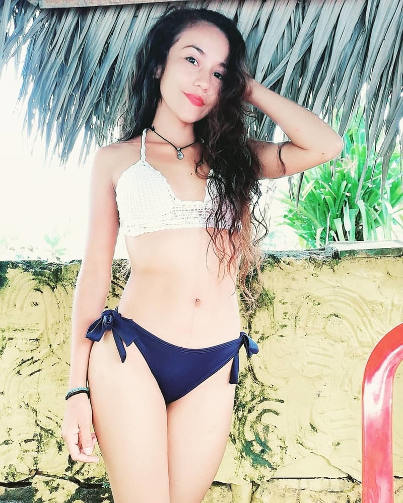 Morenita #87406550