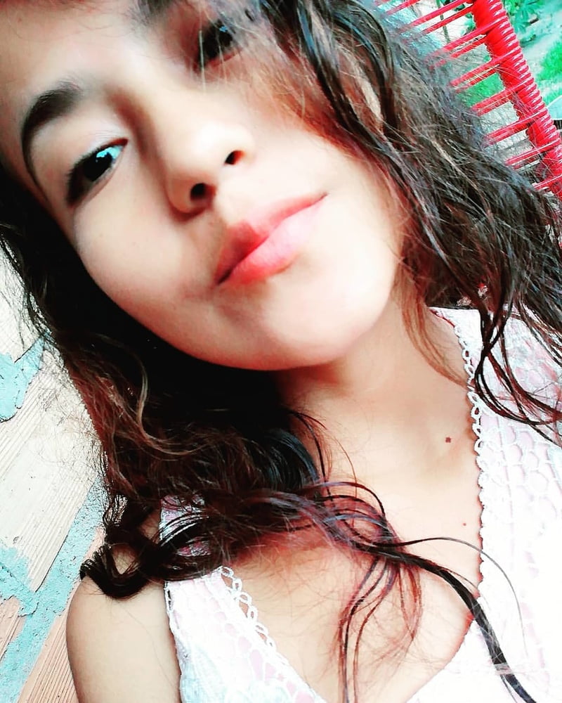 Morenita #87406590