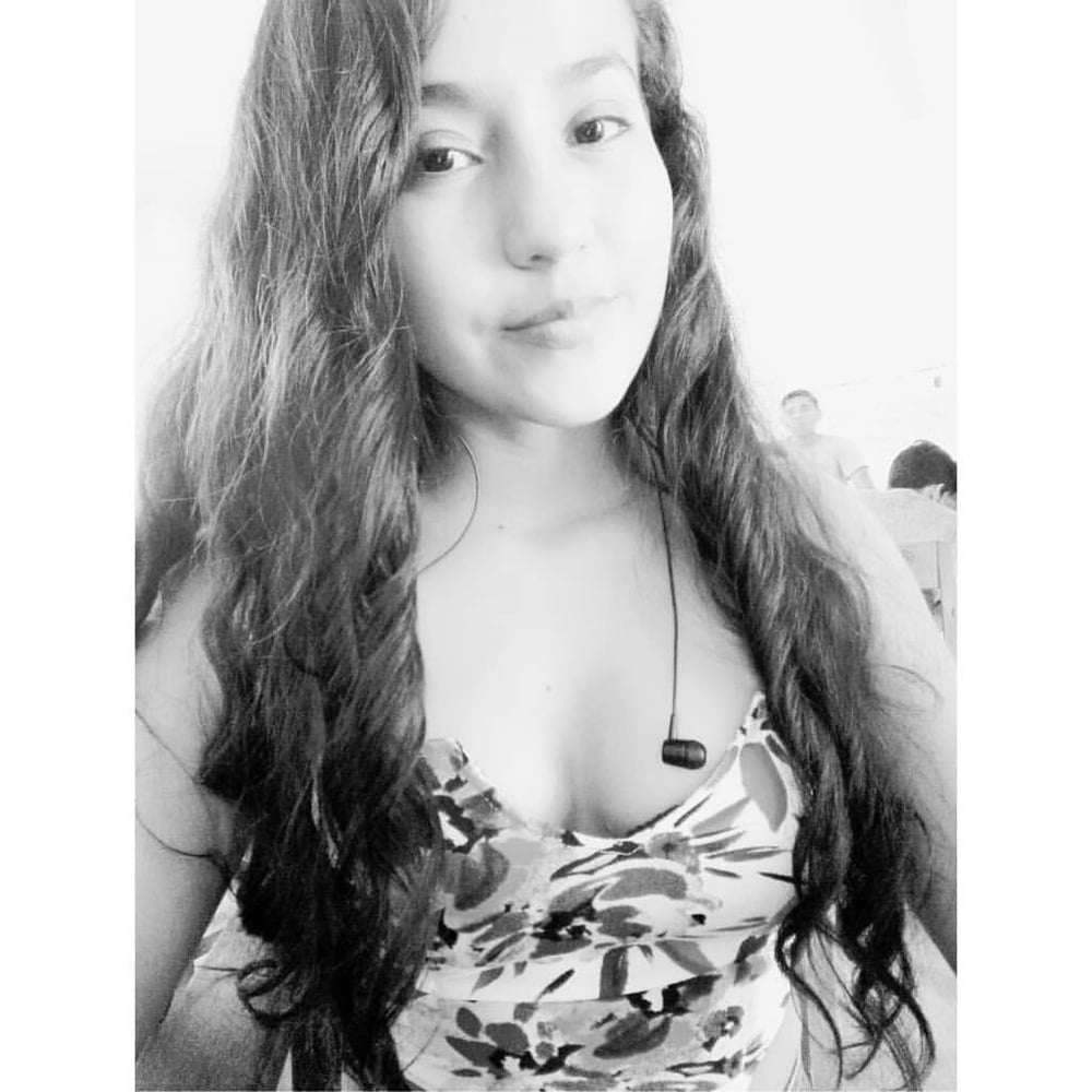 Morenita #87406595