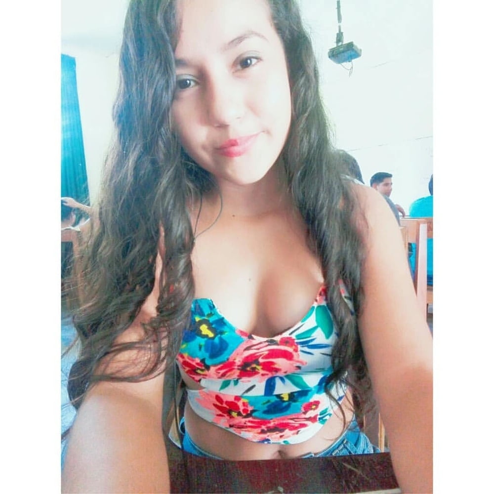 Morenita #87406598