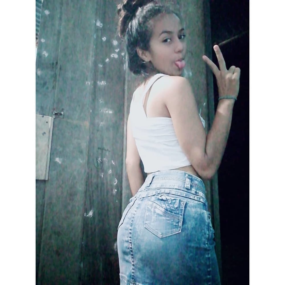 Morenita #87406604