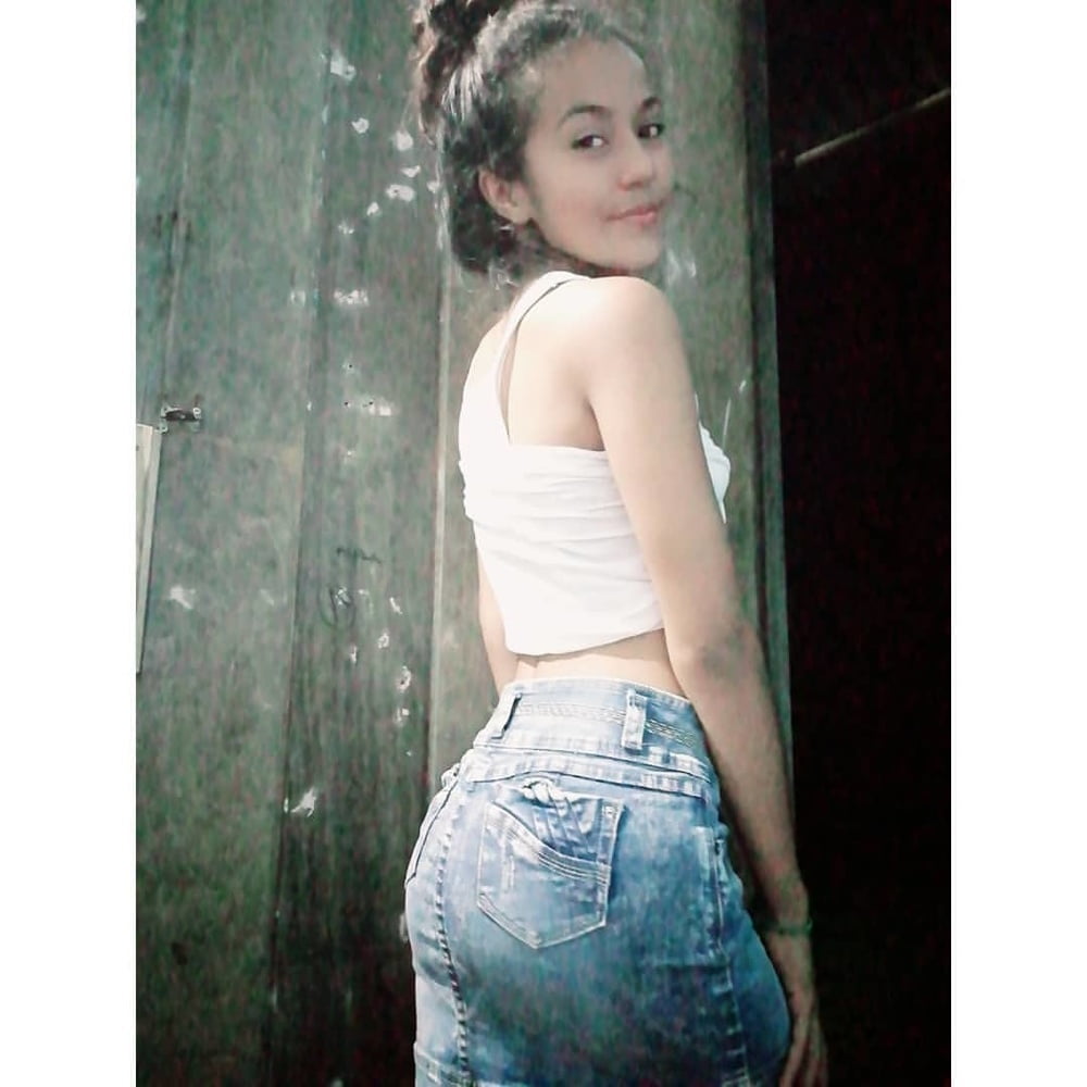 Morenita #87406611