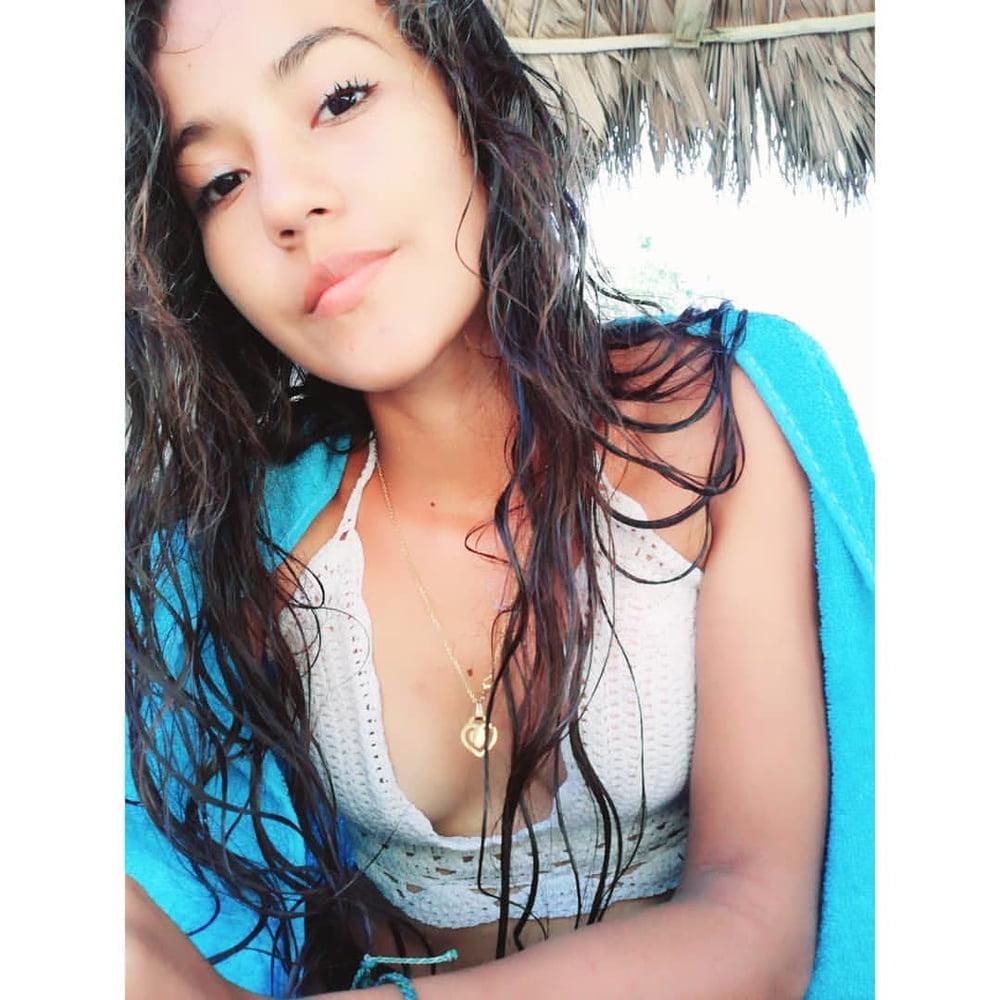Morenita #87406650