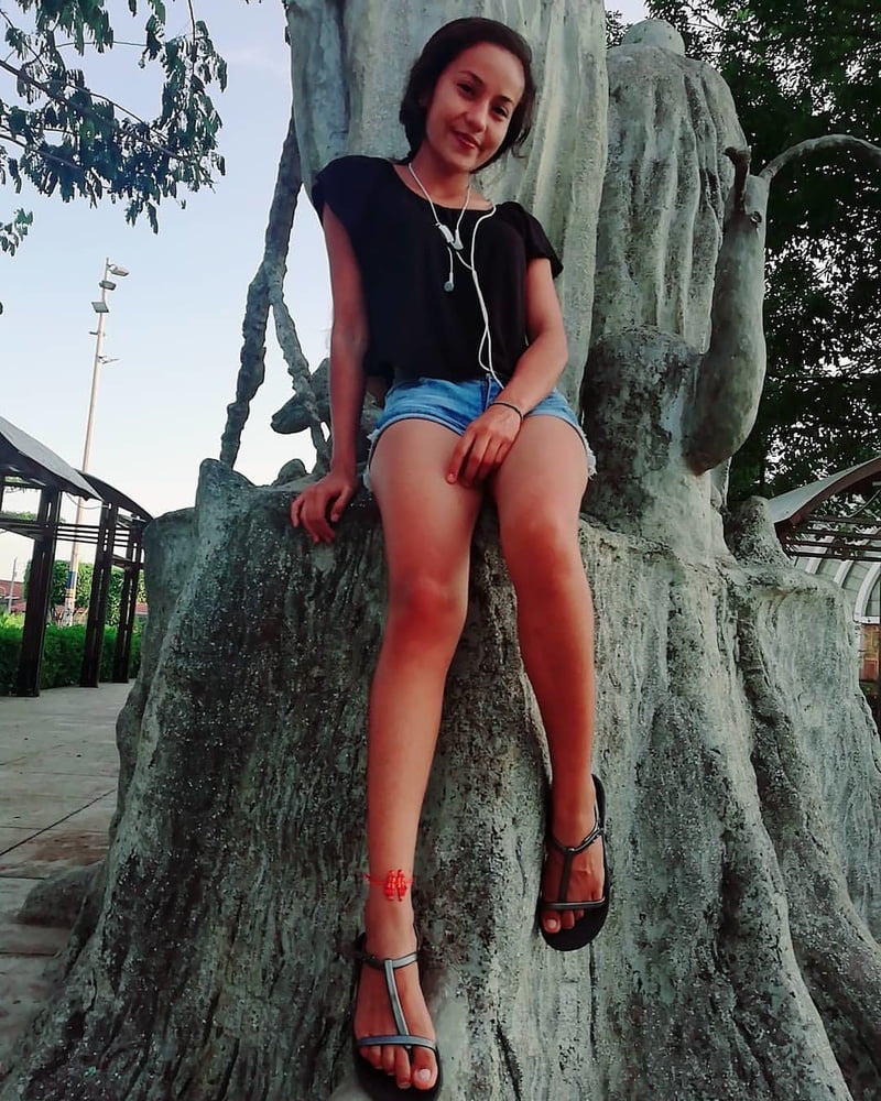 Morenita #87406661