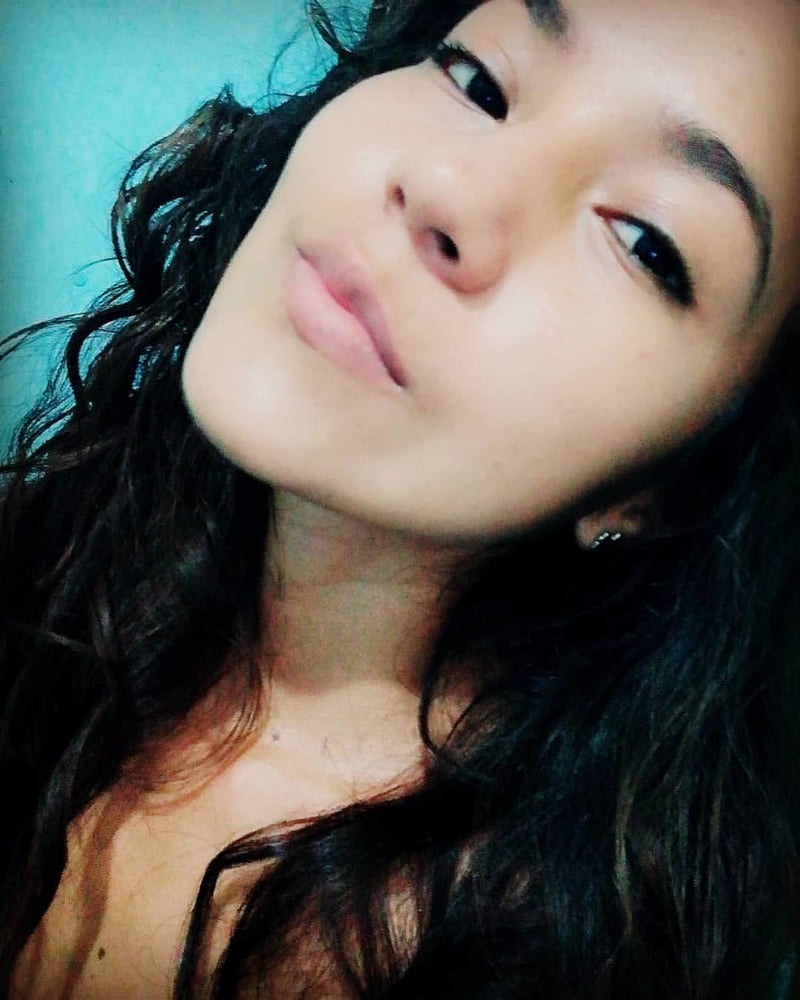 Morenita #87406690